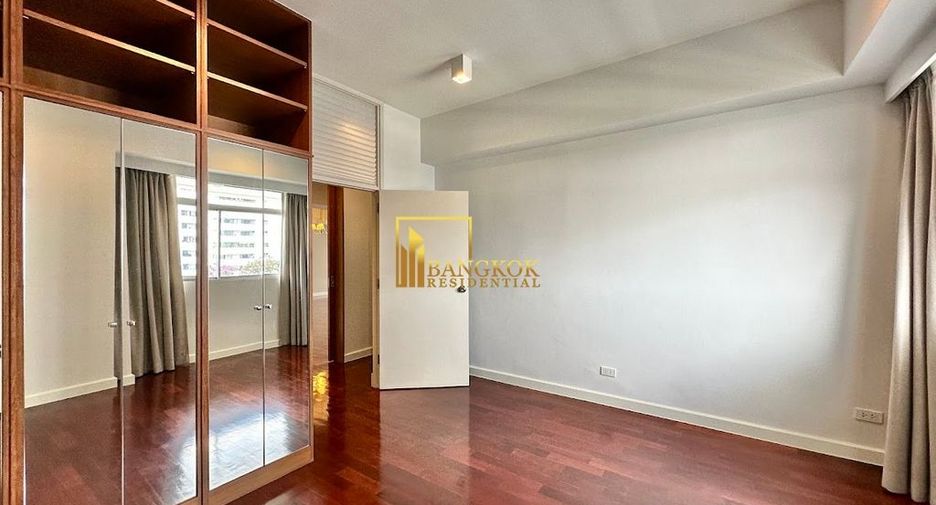 À louer 3 chambres condo à Watthana, Bangkok