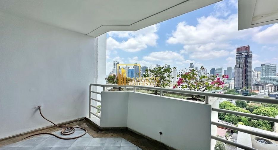 À louer 3 chambres condo à Watthana, Bangkok