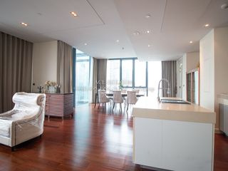 For rent 3 bed condo in Khlong Toei, Bangkok