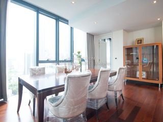 For rent 3 bed condo in Khlong Toei, Bangkok