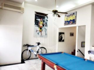 For sale 4 bedrooms townhouse in Watthana, Bangkok