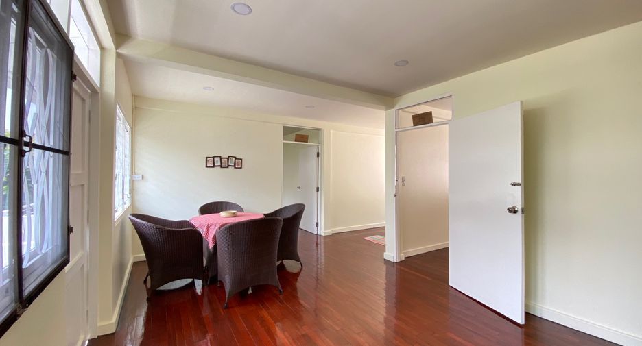 For rent and for sale 5 bedrooms house in Mueang Chiang Mai, Chiang Mai