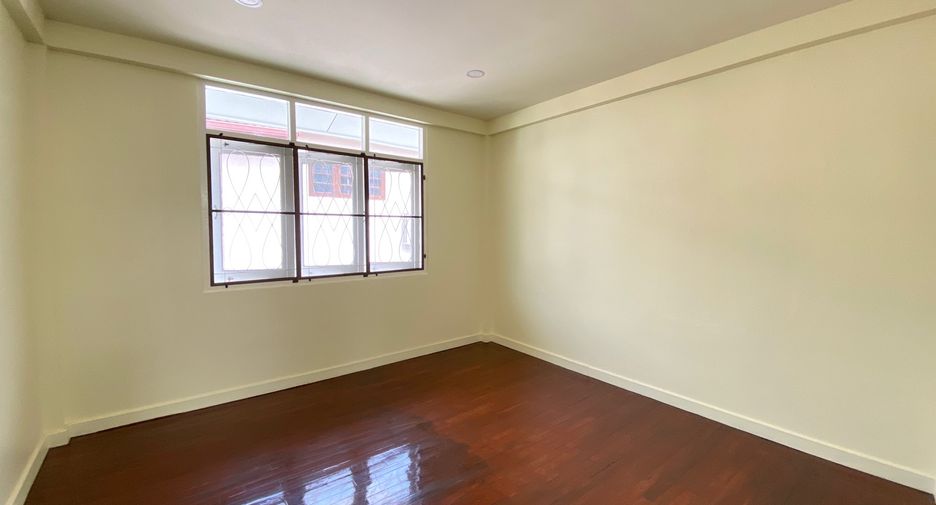 For rent and for sale 5 bedrooms house in Mueang Chiang Mai, Chiang Mai