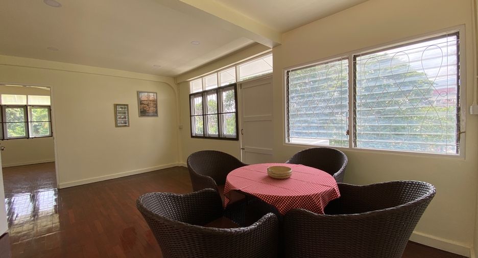 For rent and for sale 5 bedrooms house in Mueang Chiang Mai, Chiang Mai
