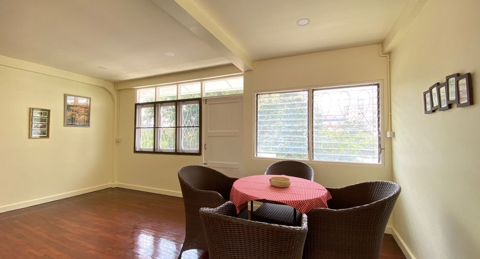 For rent and for sale 5 bedrooms house in Mueang Chiang Mai, Chiang Mai