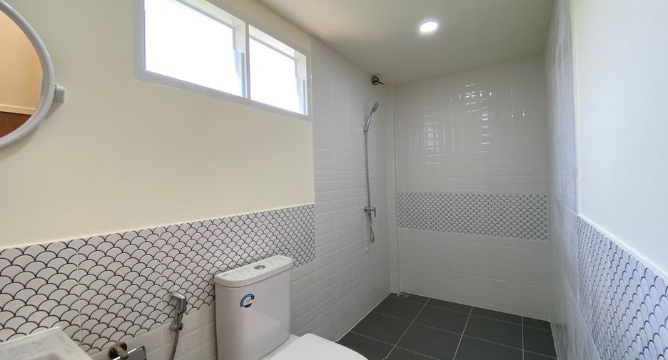 For rent and for sale 5 bedrooms house in Mueang Chiang Mai, Chiang Mai
