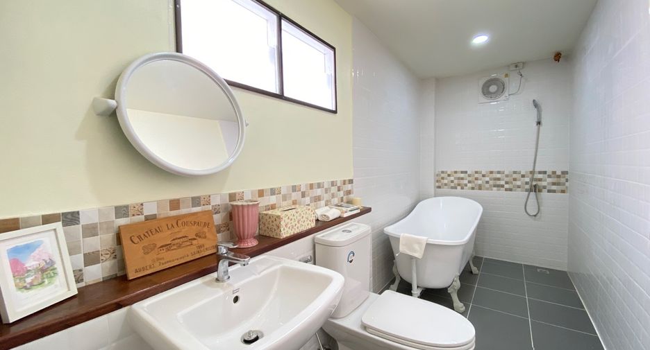 For rent and for sale 5 bedrooms house in Mueang Chiang Mai, Chiang Mai