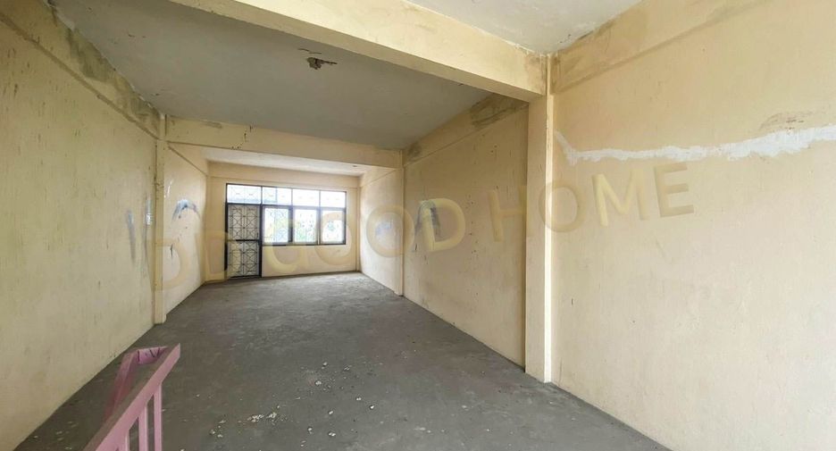 For sale 3 bedrooms retail Space in Nong Khaem, Bangkok