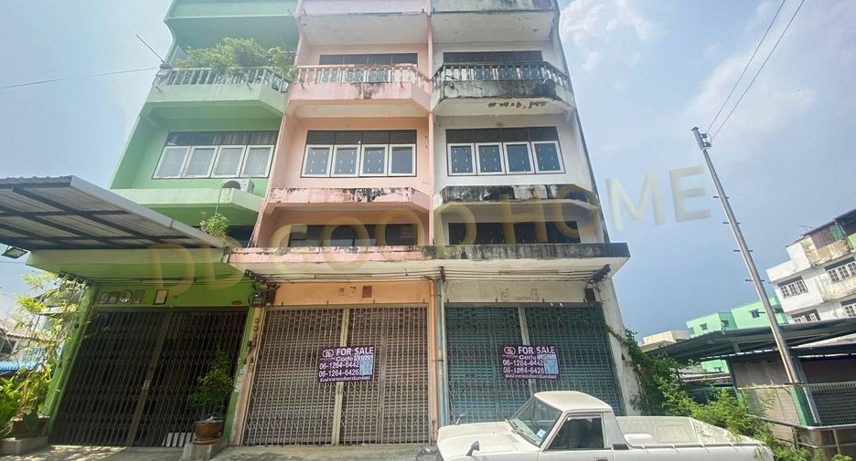 For sale 3 bedrooms retail Space in Nong Khaem, Bangkok