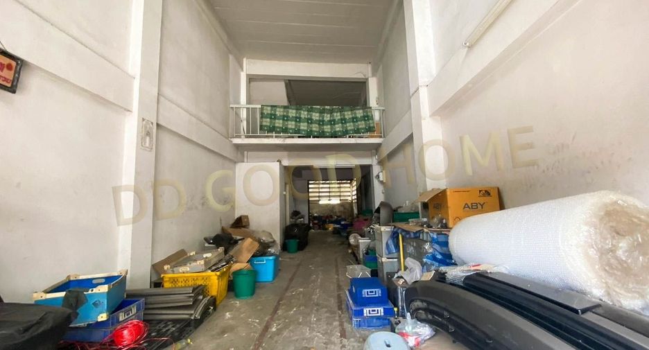 For sale 3 bedrooms retail Space in Nong Khaem, Bangkok