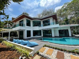 For rent 4 bedrooms villa in Mueang Phuket, Phuket