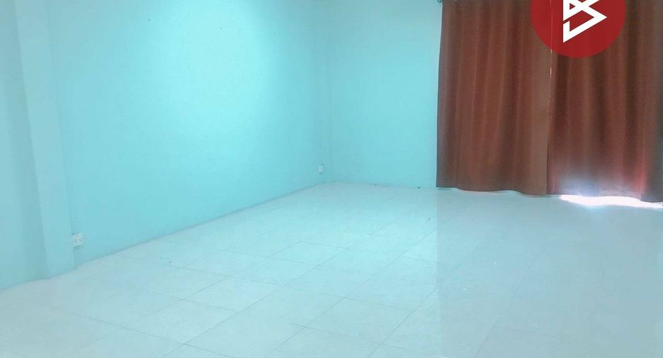 For sale 3 bed retail Space in Prawet, Bangkok