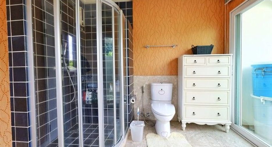 Haus zum Kauf mit 4 Zimmer in Taling Chan, Bangkok
