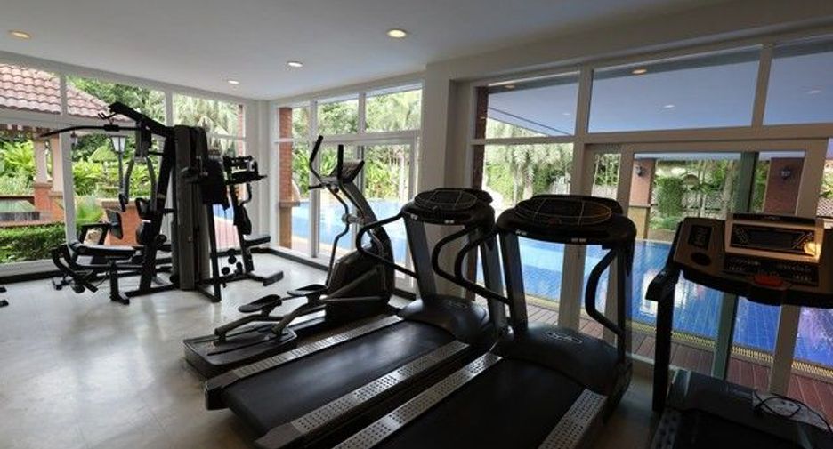 Haus zum Kauf mit 4 Zimmer in Taling Chan, Bangkok