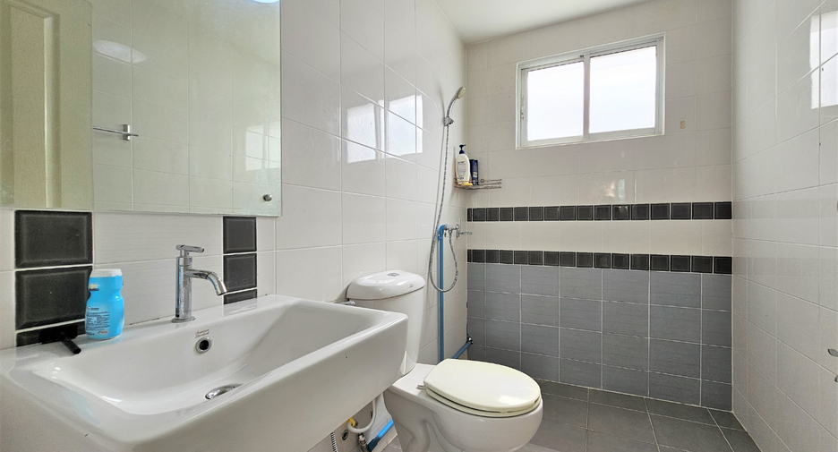 Haus zum Kauf mit 3 Zimmer in Lam Luk Ka, Pathum Thani