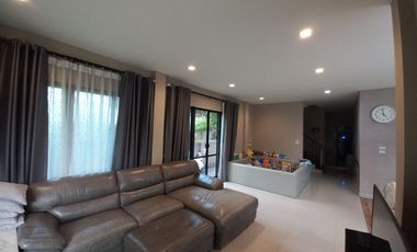 Haus zum Kauf mit 3 Zimmer in Bang Khen, Bangkok