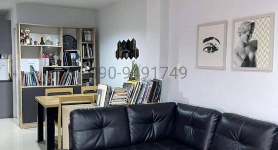 For rent 3 bedrooms townhouse in Bang Kapi, Bangkok