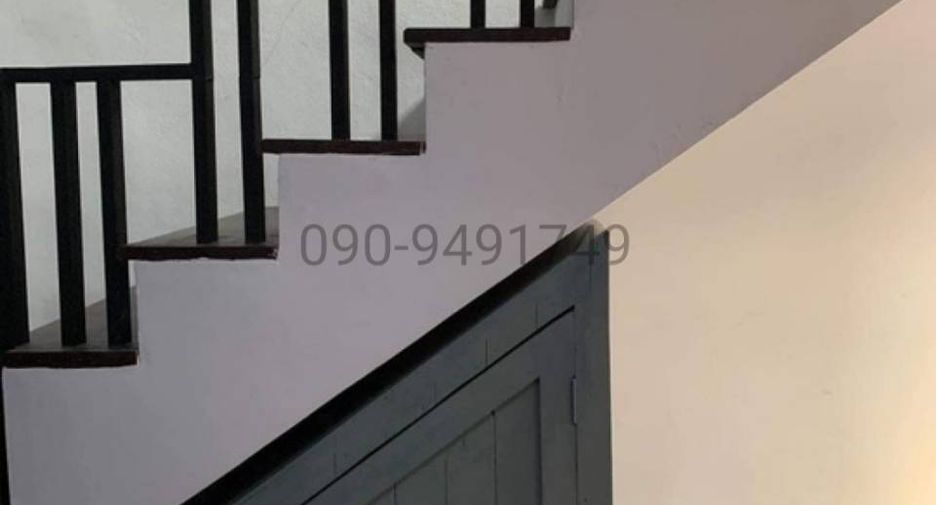 For rent 3 bedrooms townhouse in Bang Kapi, Bangkok