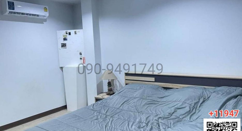 For rent 3 bedrooms townhouse in Bang Kapi, Bangkok