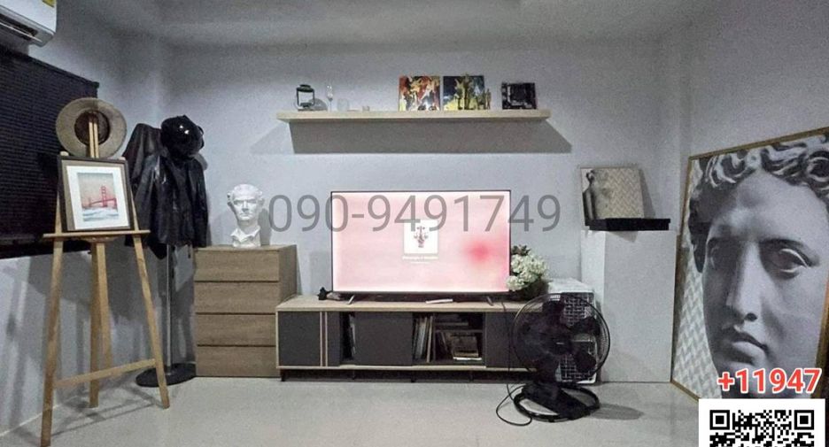 For rent 3 bedrooms townhouse in Bang Kapi, Bangkok