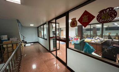 For sale 4 bedrooms retail Space in Pom Prap Sattru Phai, Bangkok