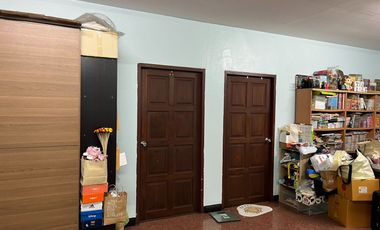 For sale 4 bedrooms retail Space in Pom Prap Sattru Phai, Bangkok