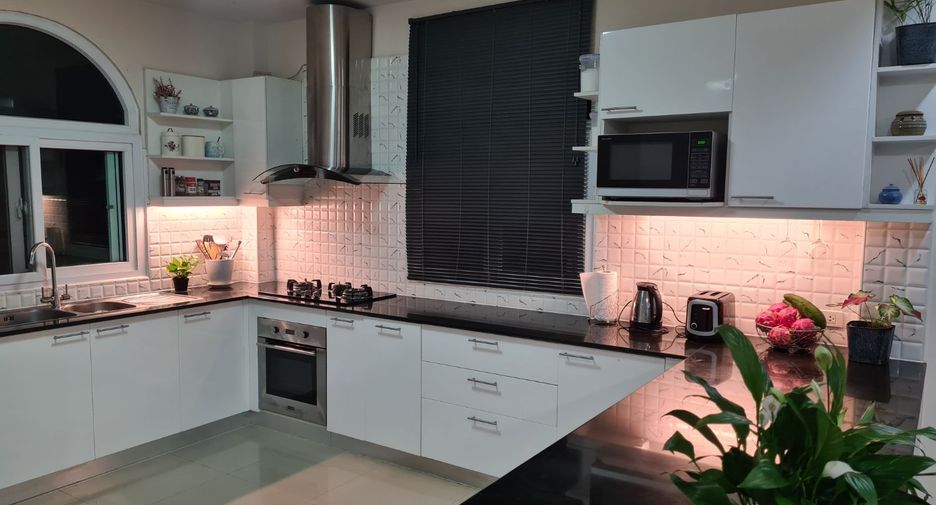 Casa en venta de 4 habitaciones en Mueang Ubon Ratchathani, Ubon Ratchathani