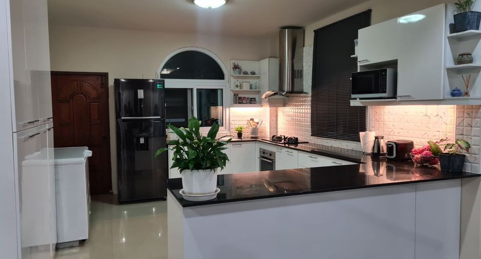 Casa en venta de 4 habitaciones en Mueang Ubon Ratchathani, Ubon Ratchathani