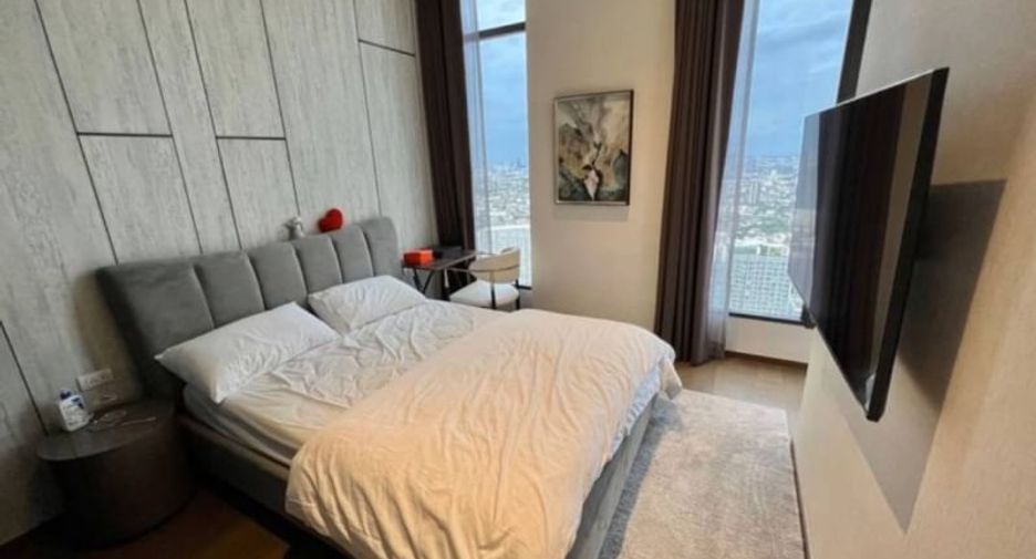 For rent 3 bedrooms condo in Khlong Toei, Bangkok