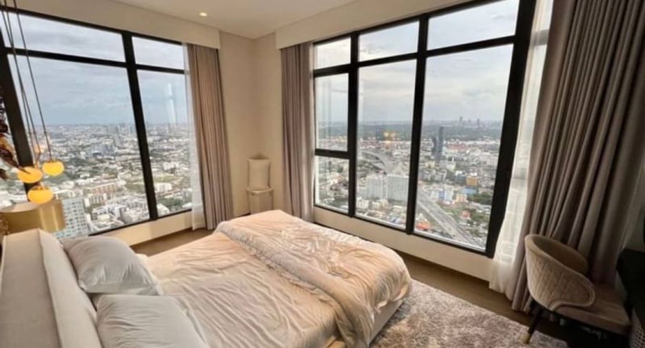 For rent 3 bedrooms condo in Khlong Toei, Bangkok