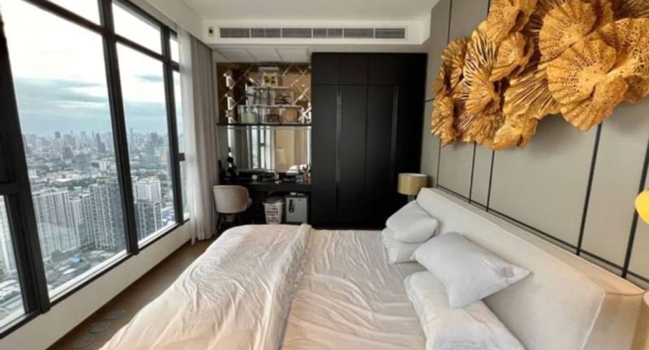 For rent 3 bedrooms condo in Khlong Toei, Bangkok