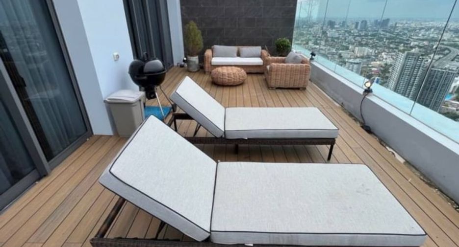 For rent 3 bedrooms condo in Khlong Toei, Bangkok