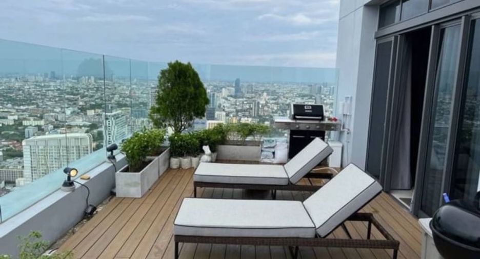 For rent 3 bedrooms condo in Khlong Toei, Bangkok
