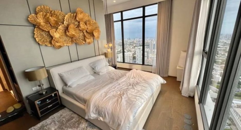 For rent 3 bedrooms condo in Khlong Toei, Bangkok