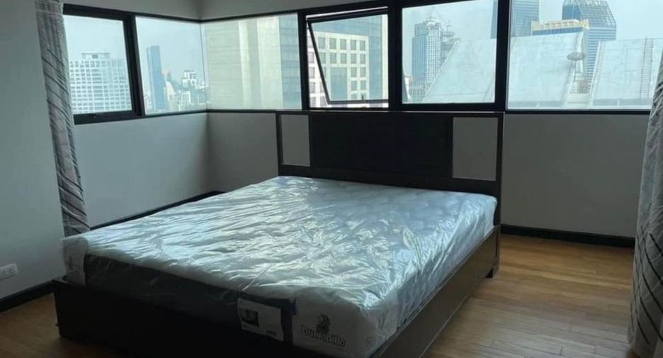 Condo en alquiler de 3 habitaciones en Sathon, Bangkok