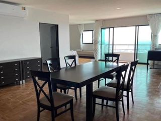 For rent 3 ベッドルーム condo in Sathon, Bangkok