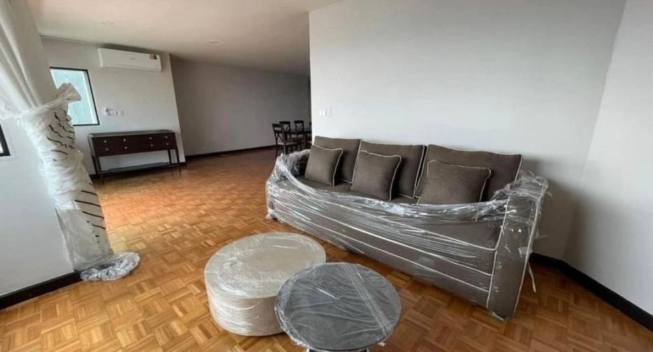 Condo en alquiler de 3 habitaciones en Sathon, Bangkok