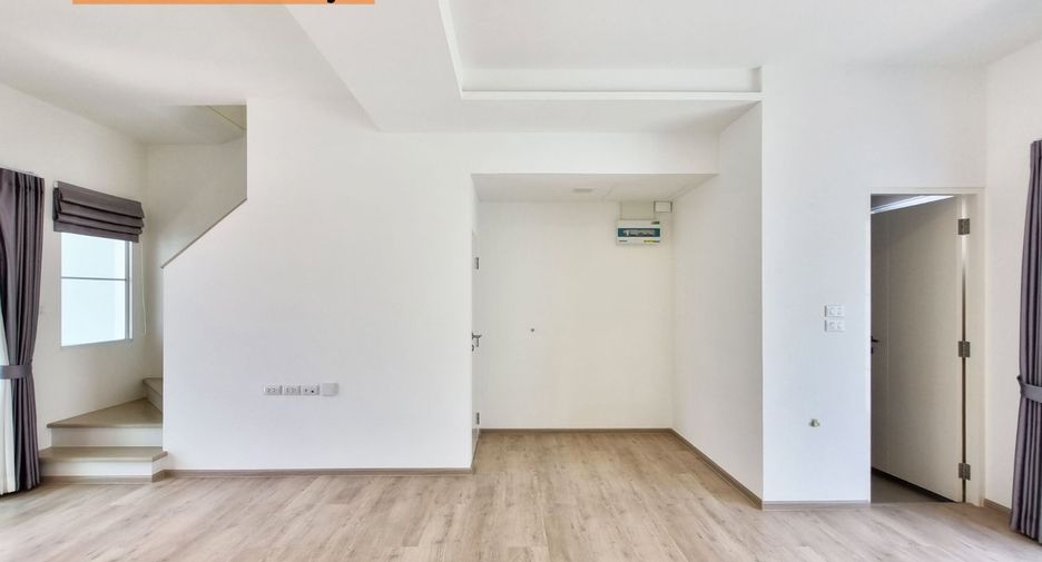 Casa adosada en venta de 2 habitaciones en Bang Phli, Samut Prakan