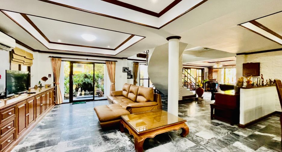 À louer 3 chambres maison à Bang Lamung, Chonburi