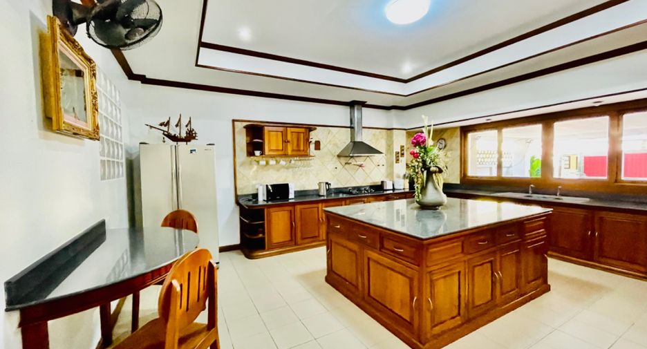 À louer 3 chambres maison à Bang Lamung, Chonburi