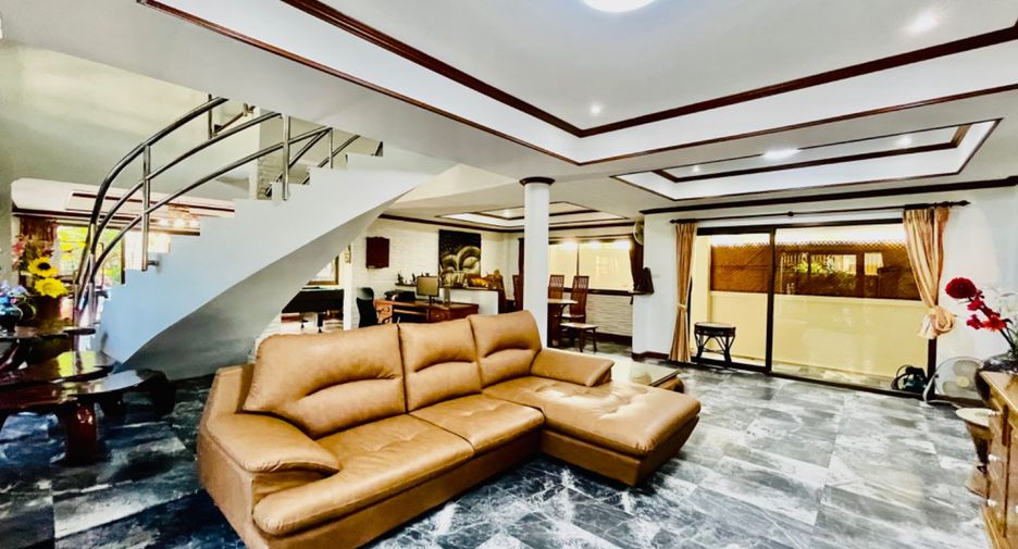 À louer 3 chambres maison à Bang Lamung, Chonburi