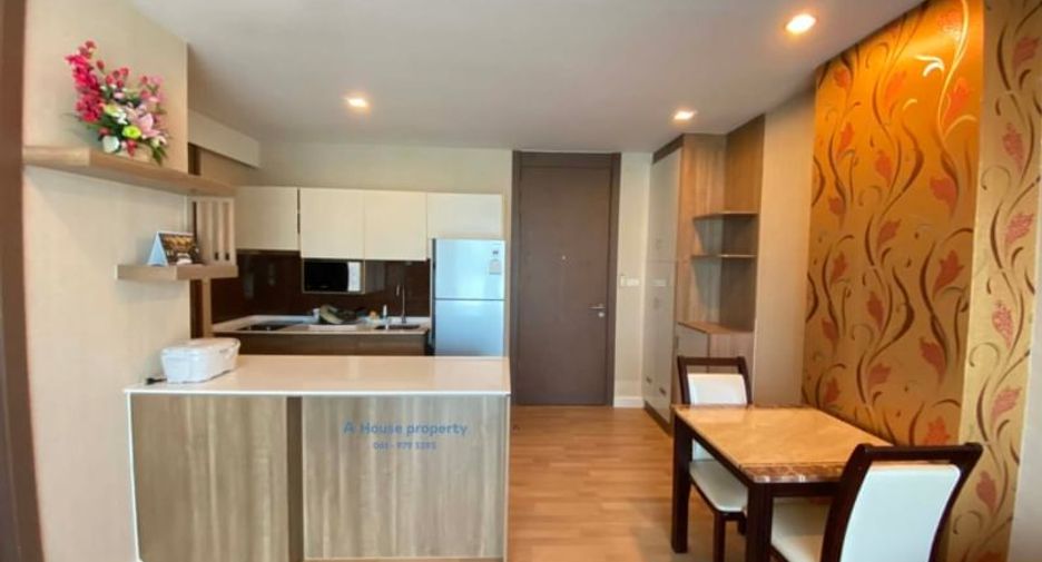 For sale 1 bed condo in Si Racha, Chonburi