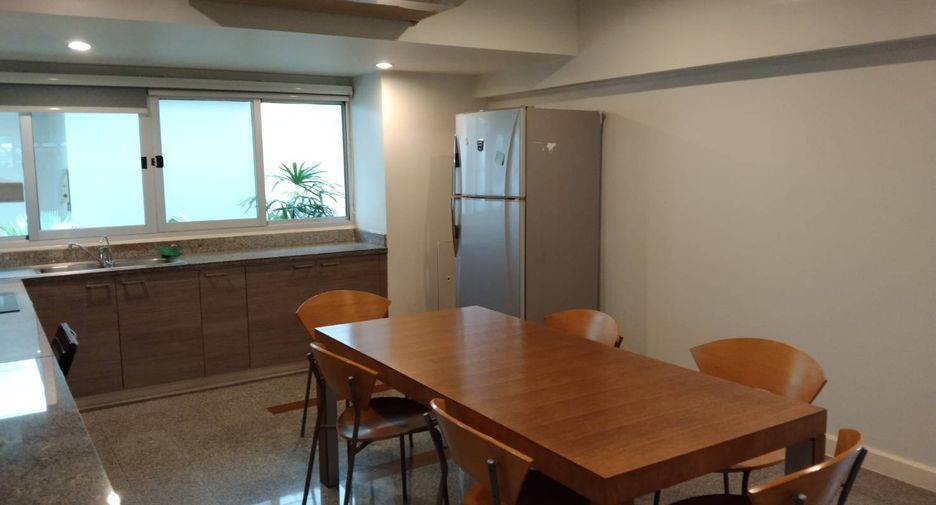 出租 4 卧室 独立屋 在 Khlong Toei, 曼谷
