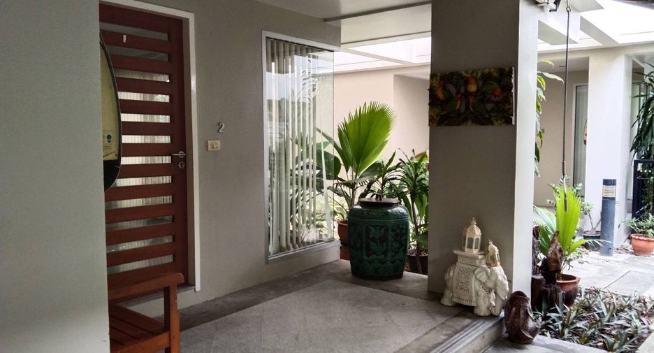 出租 4 卧室 独立屋 在 Khlong Toei, 曼谷