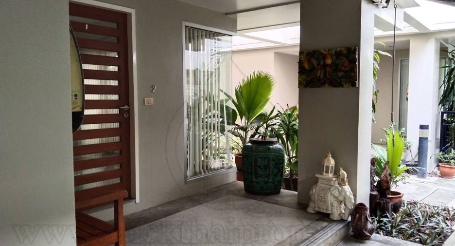 出租 4 卧室 独立屋 在 Khlong Toei, 曼谷