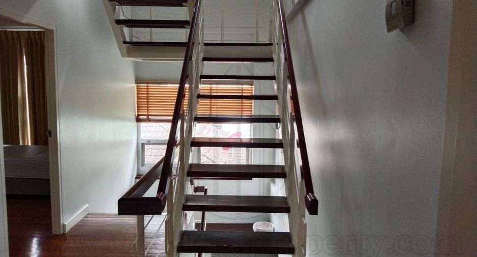 出租 4 卧室 独立屋 在 Khlong Toei, 曼谷