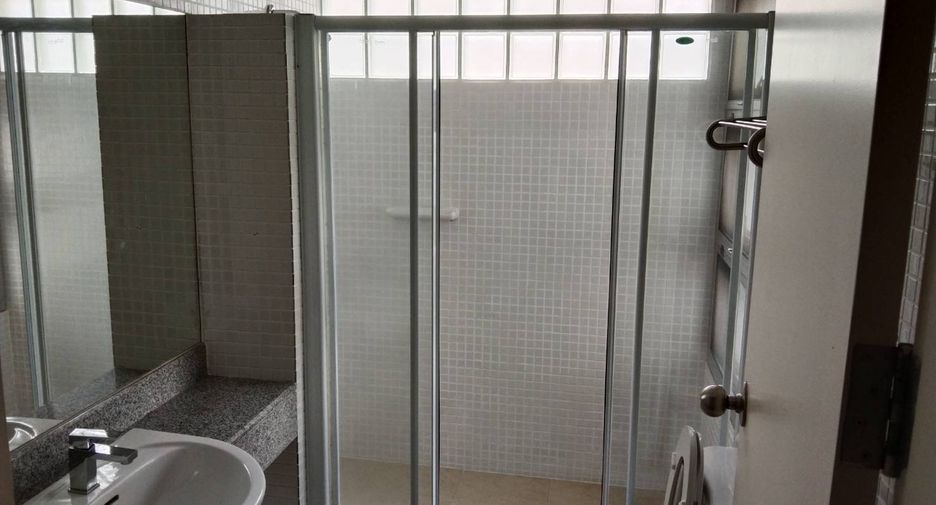 出租 4 卧室 独立屋 在 Khlong Toei, 曼谷