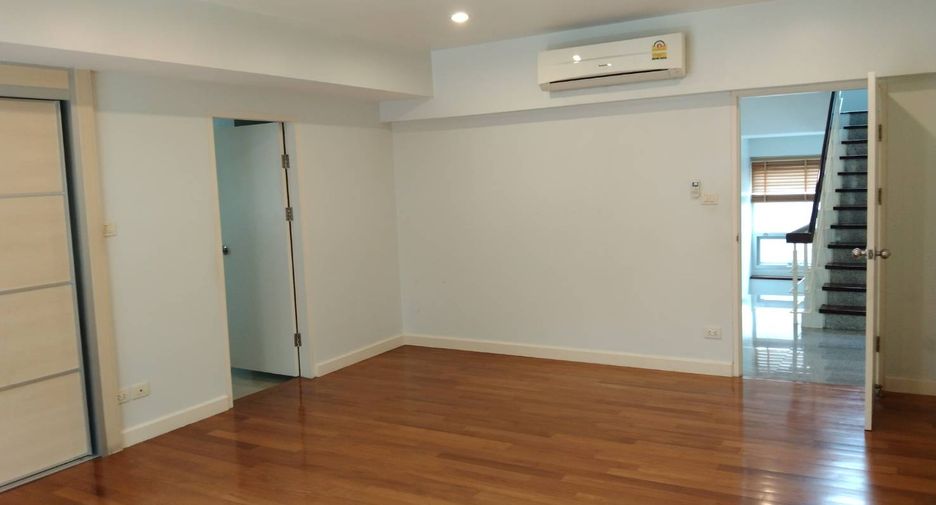 出租 4 卧室 独立屋 在 Khlong Toei, 曼谷