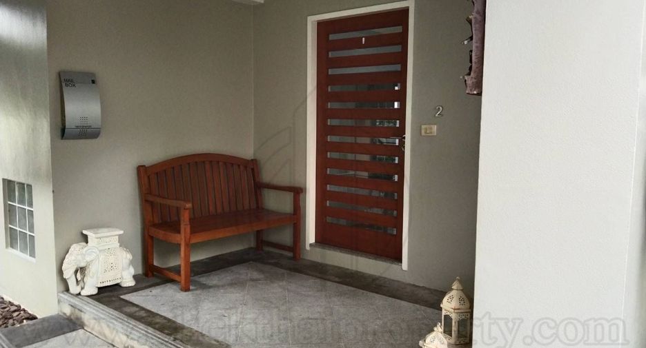 出租 4 卧室 独立屋 在 Khlong Toei, 曼谷
