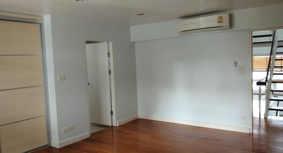 出租 4 卧室 独立屋 在 Khlong Toei, 曼谷